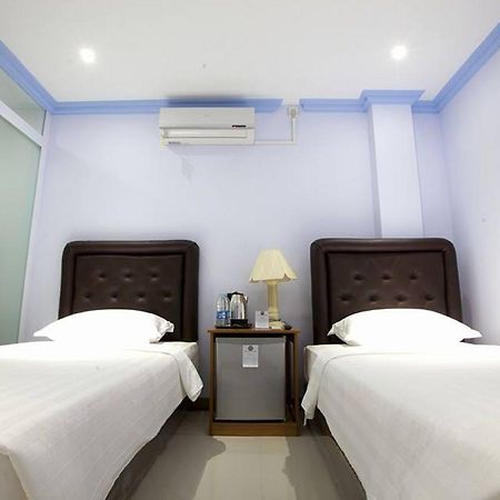 Woodland Hotel Yangon Exterior foto