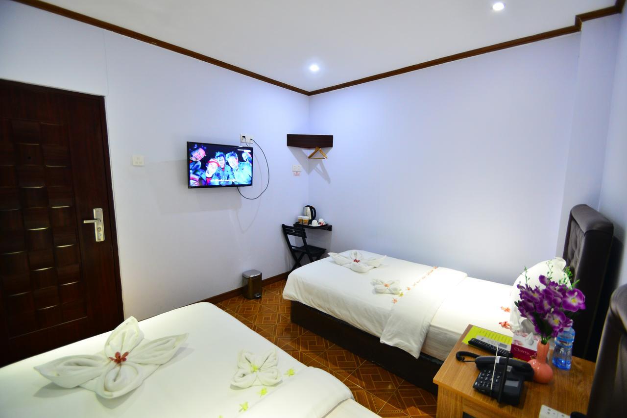 Woodland Hotel Yangon Exterior foto