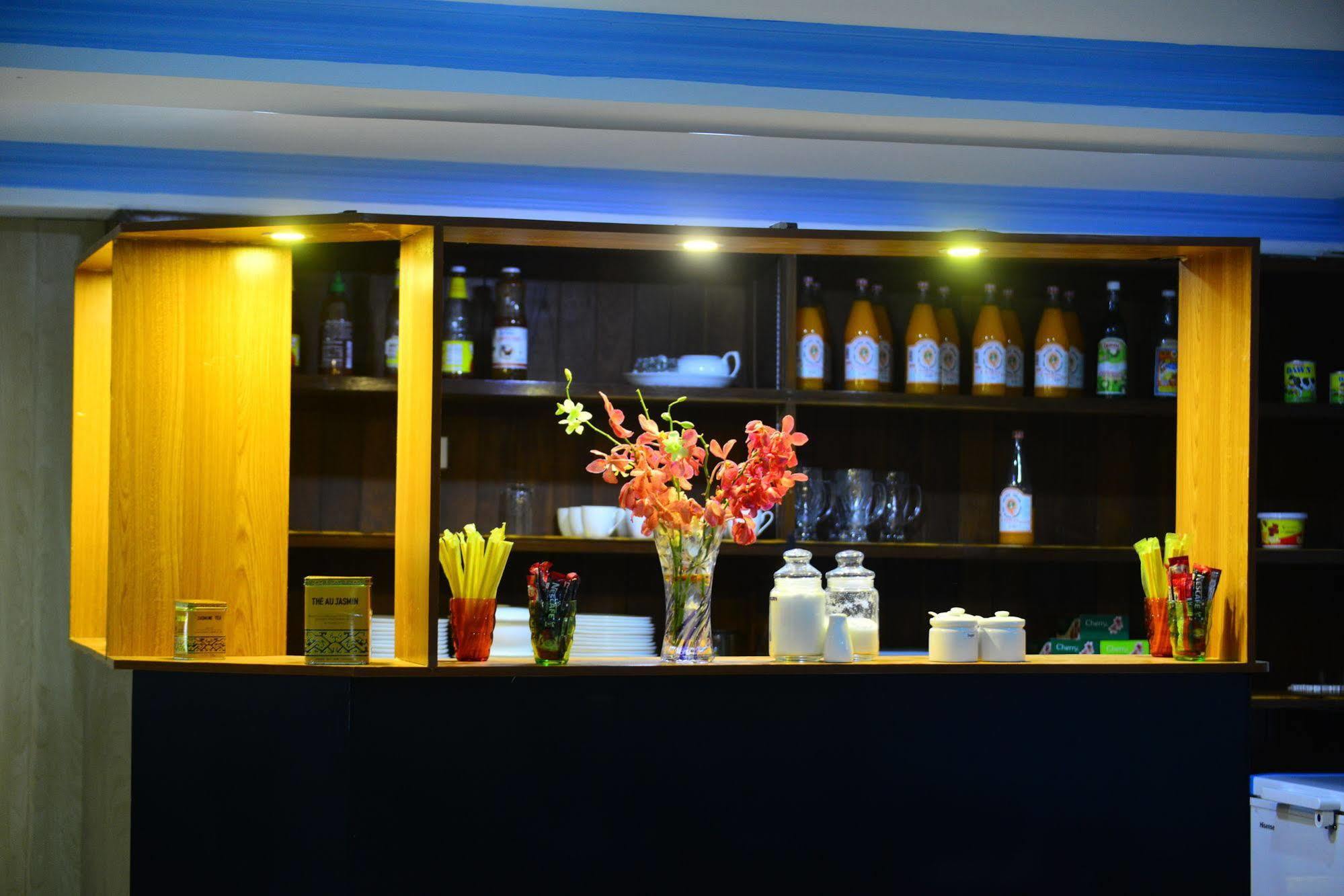 Woodland Hotel Yangon Exterior foto