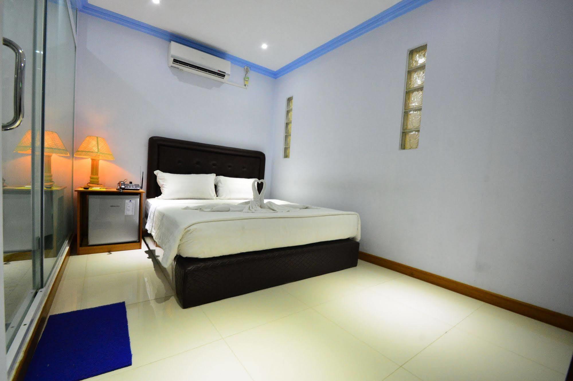 Woodland Hotel Yangon Exterior foto