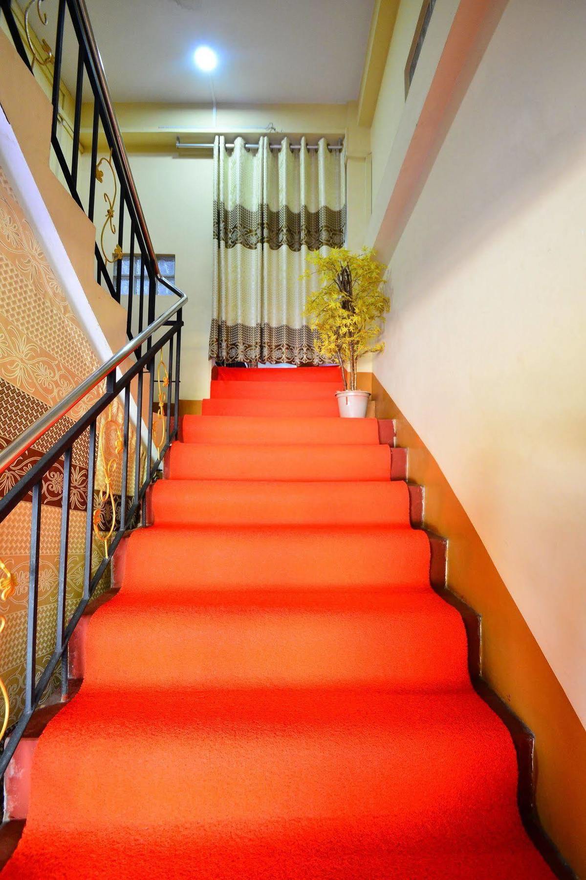Woodland Hotel Yangon Exterior foto